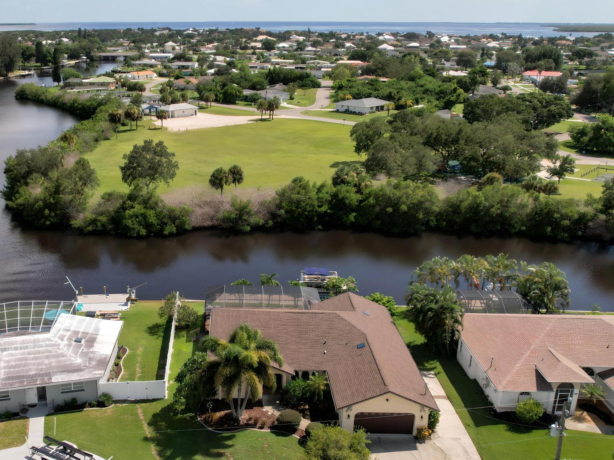House With A Boatyour Private Waterfront Resort Port Charlotte Exterior foto