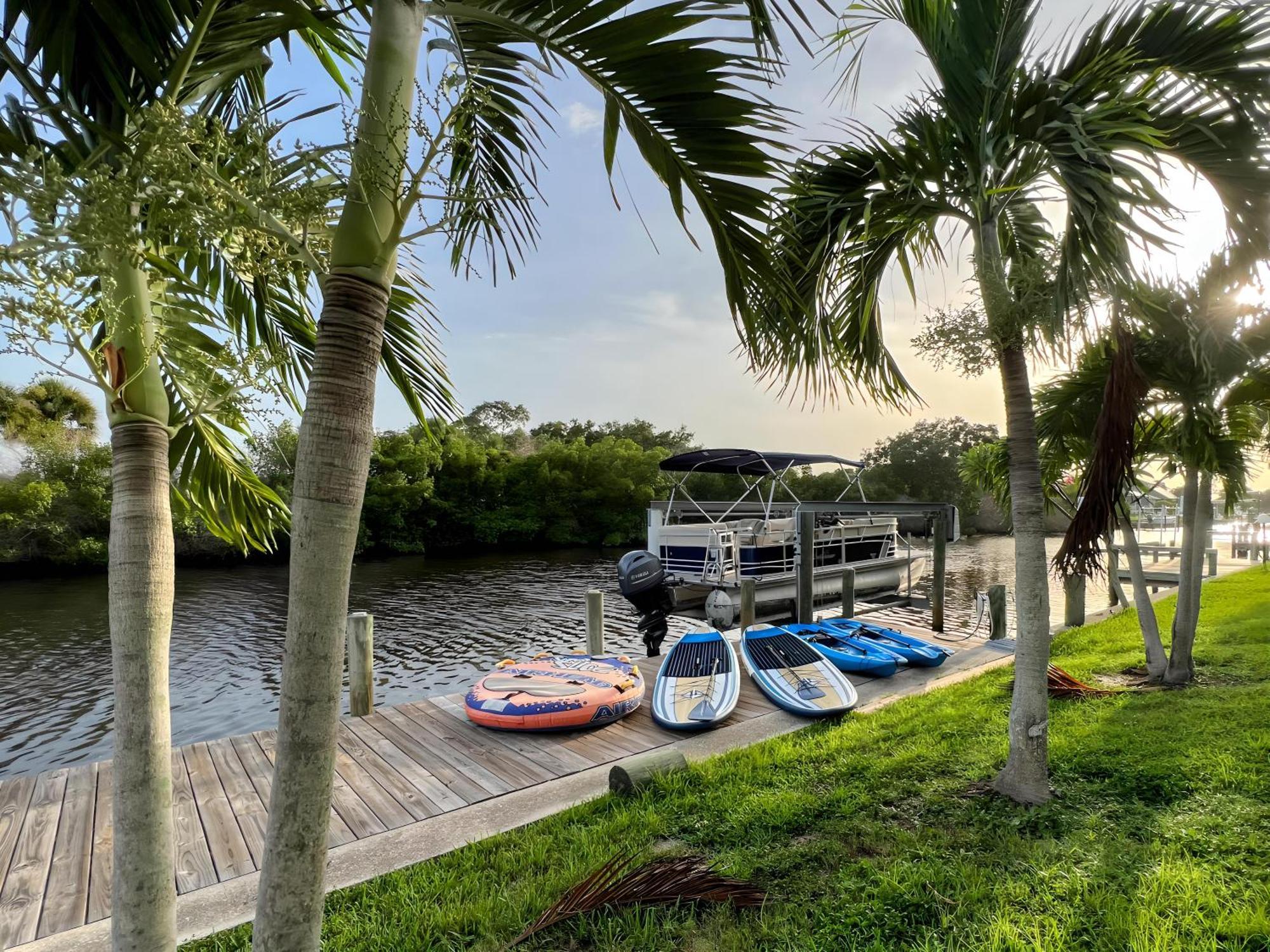 House With A Boatyour Private Waterfront Resort Port Charlotte Exterior foto
